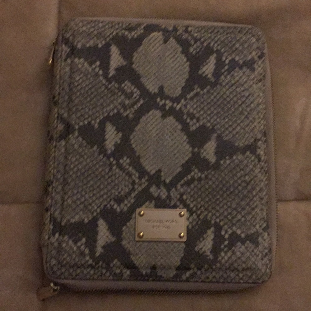 Mk ipad holder not for mini